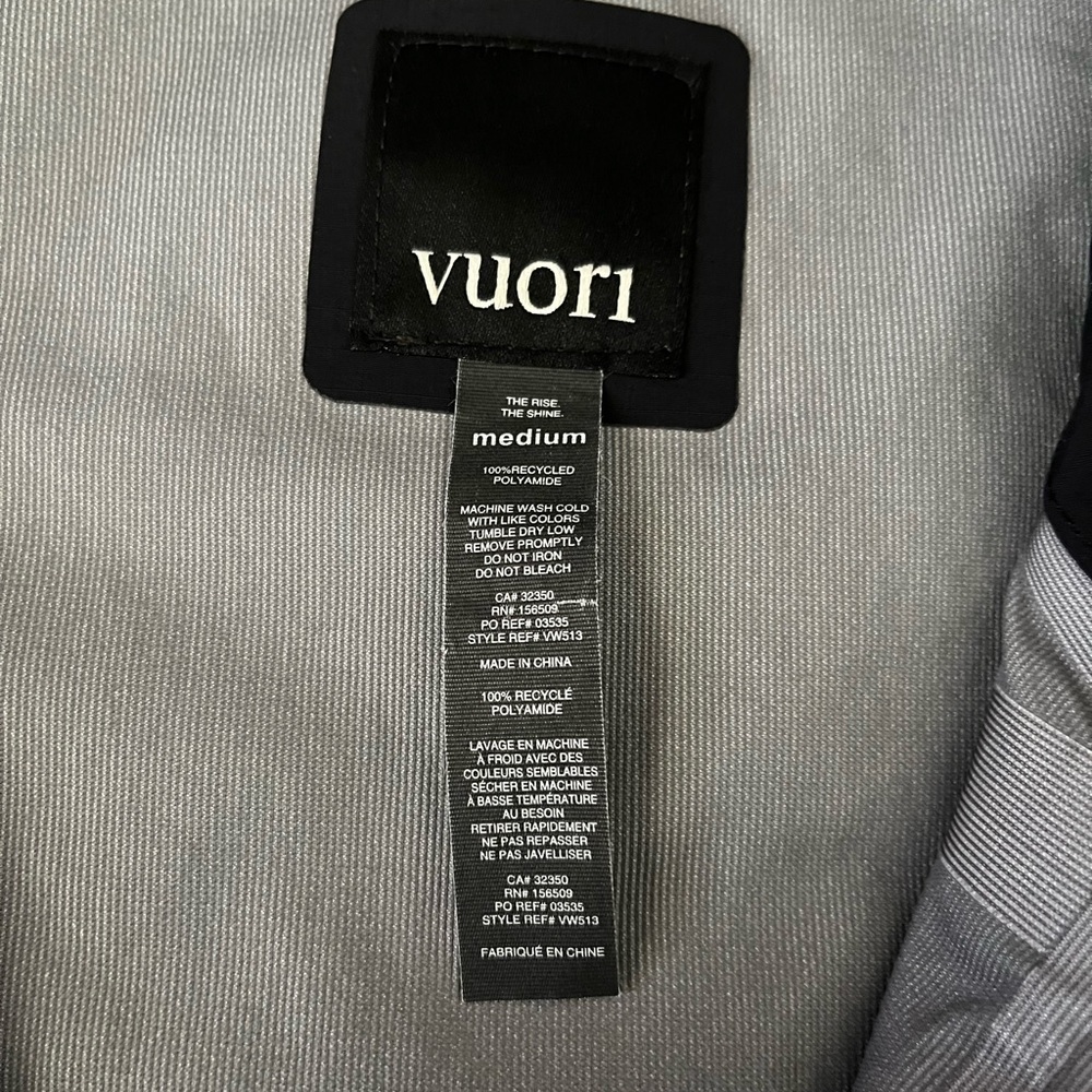 Vuori Women Palisades Rain Jacket Color Dark Oregano Black Size Medium - Picture 3 of 9